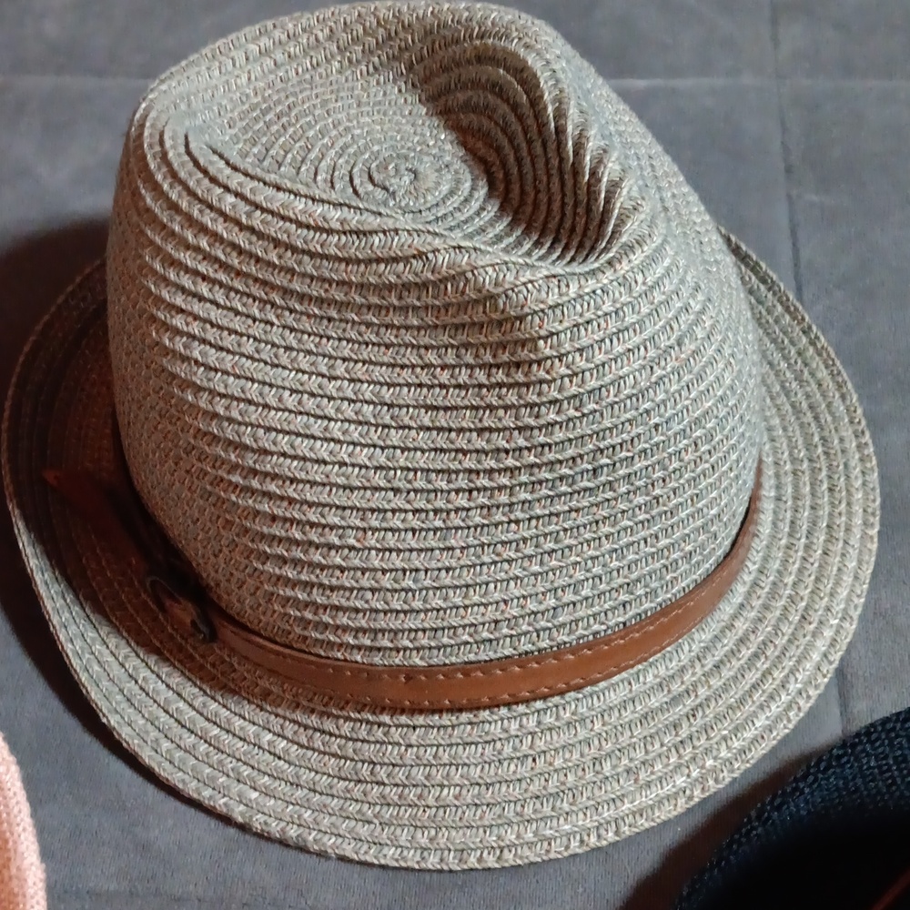 Lot of 4 hats - Picture 4 of 9